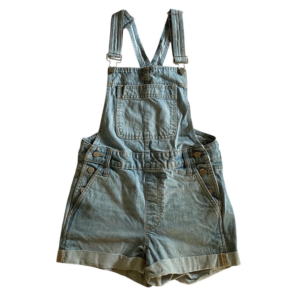 BDG Light Blue Denim Short Overalls Women’s 26 M Cuffed legs and pockets